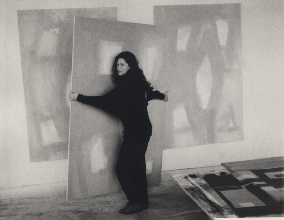 Photo of artist Beate Wassermann in her studio