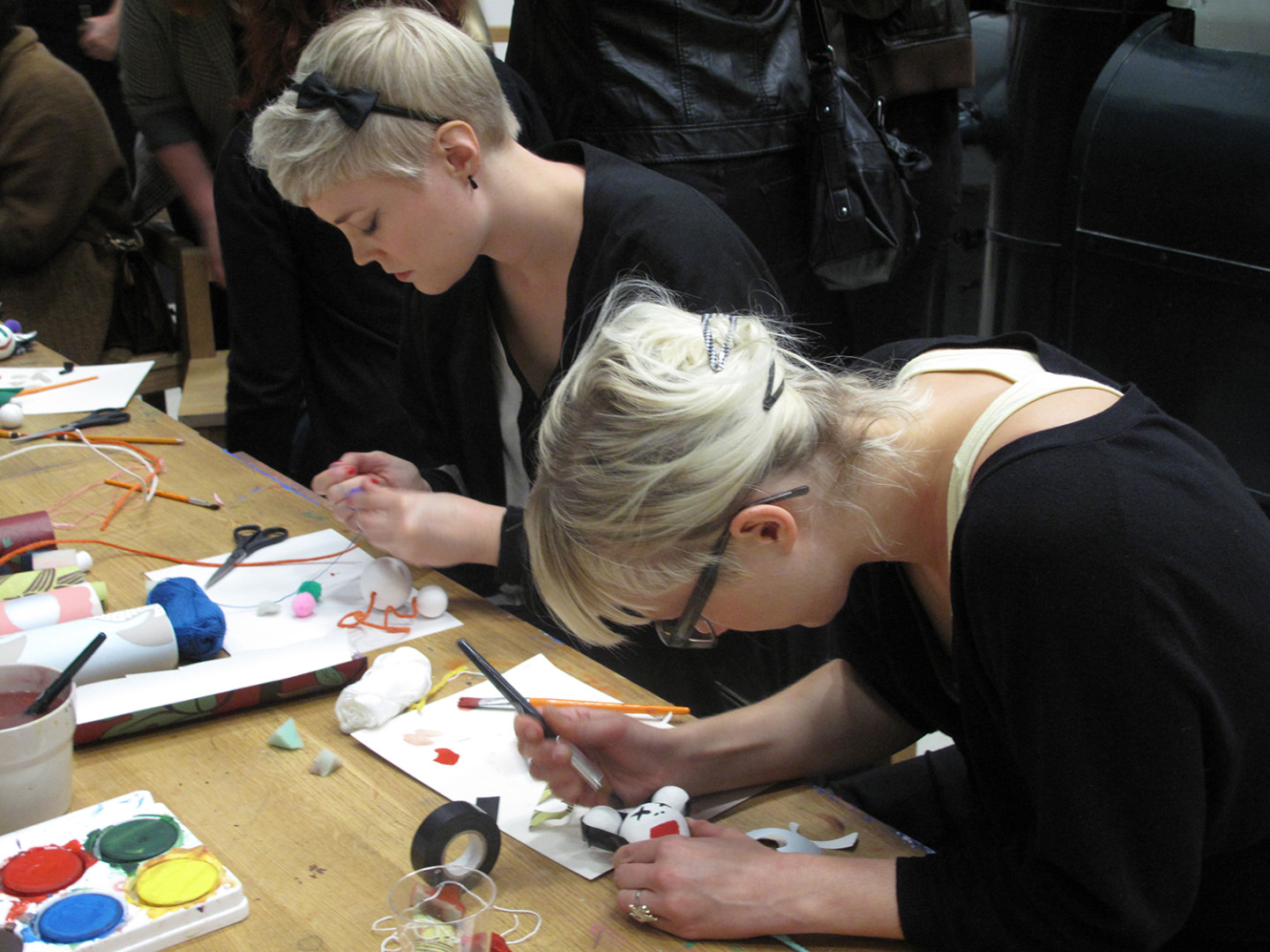 Two women working in Verkstan