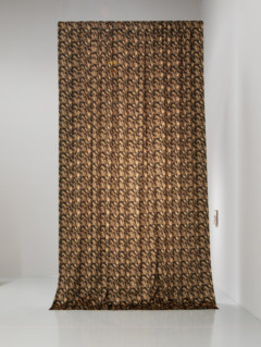 foto av hängande textil med mönster