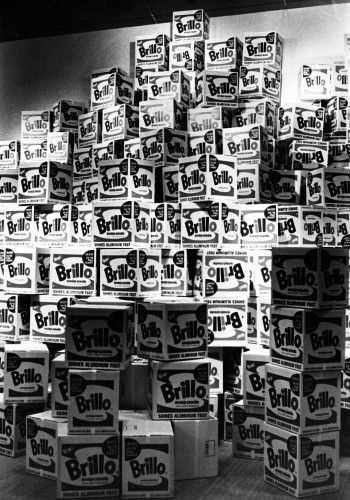 Brilloboxar i utställningen Andy Warhol på Moderna Museet i Stockholm