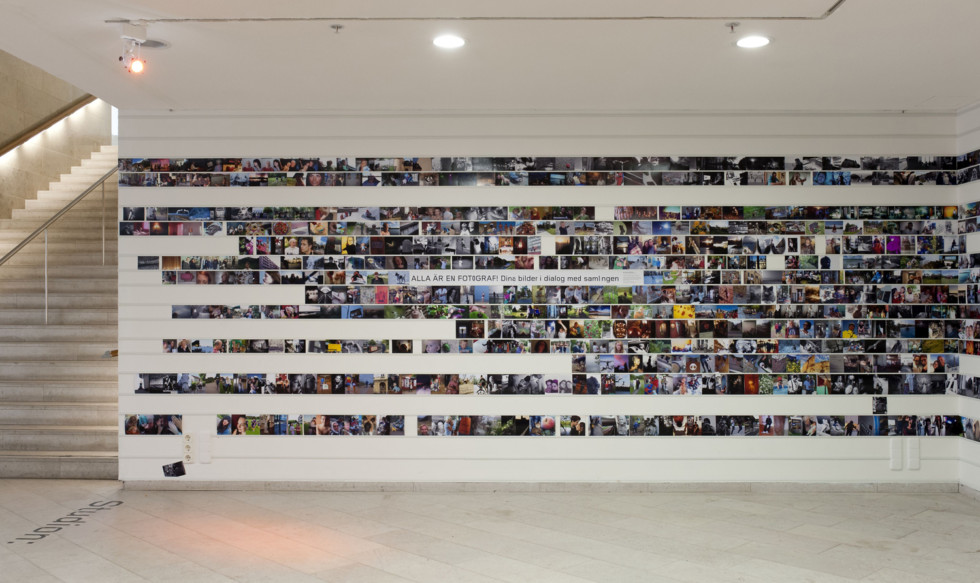Alla är en fotograf, installationsbild Moderna Museet 2012. 
