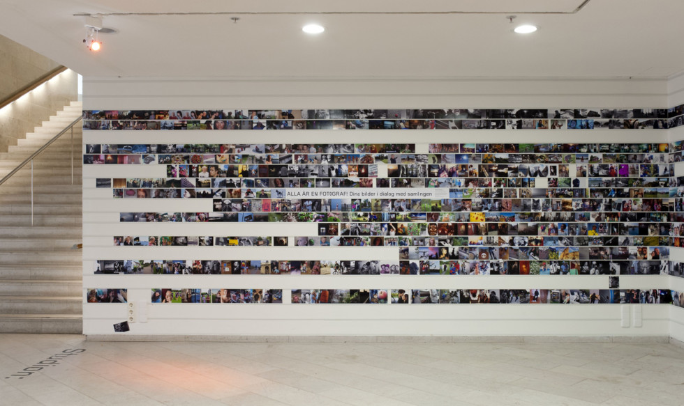 Alla är en fotograf, installationsbild Moderna Museet 2012.