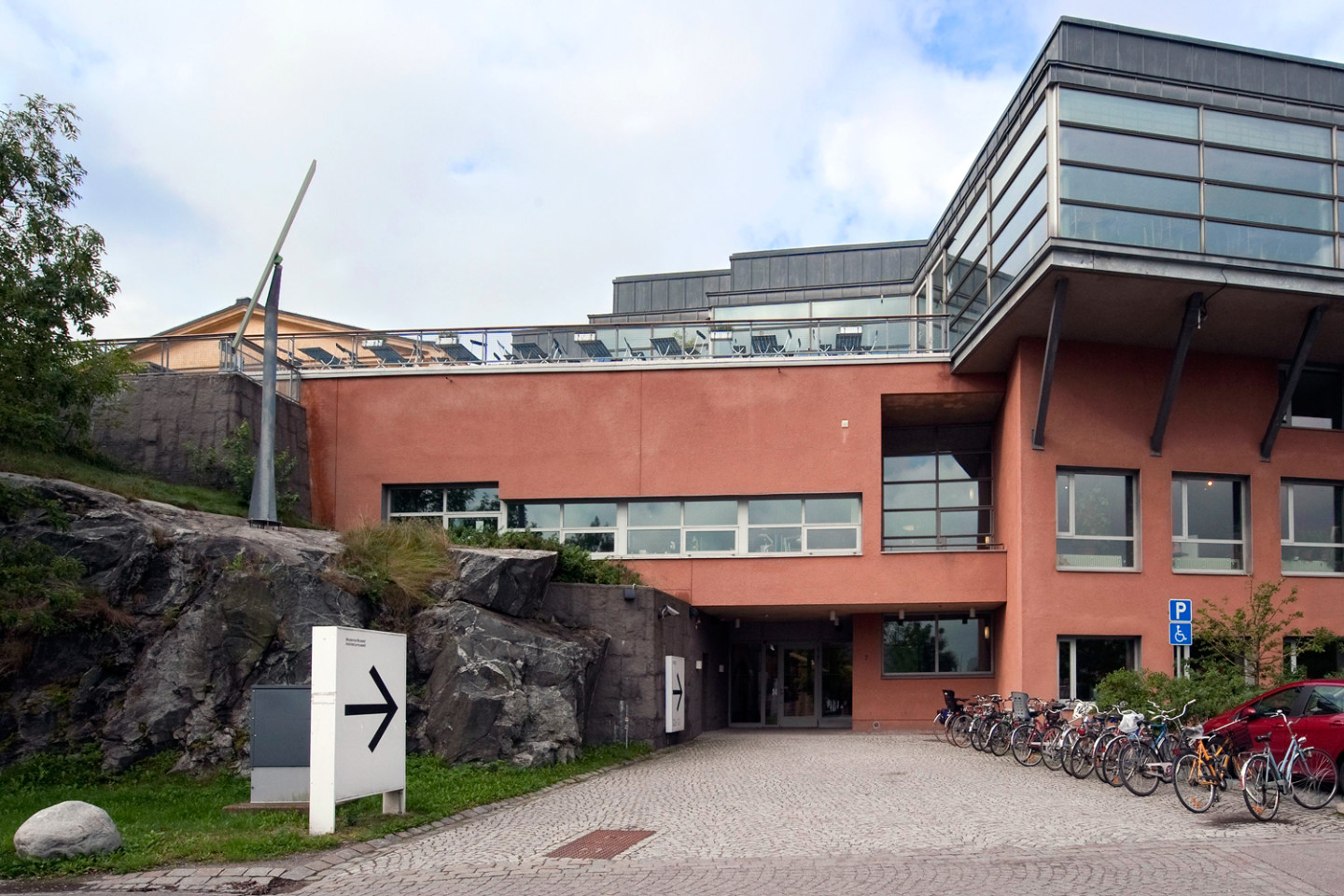 Moderna Museet entrance facing the water