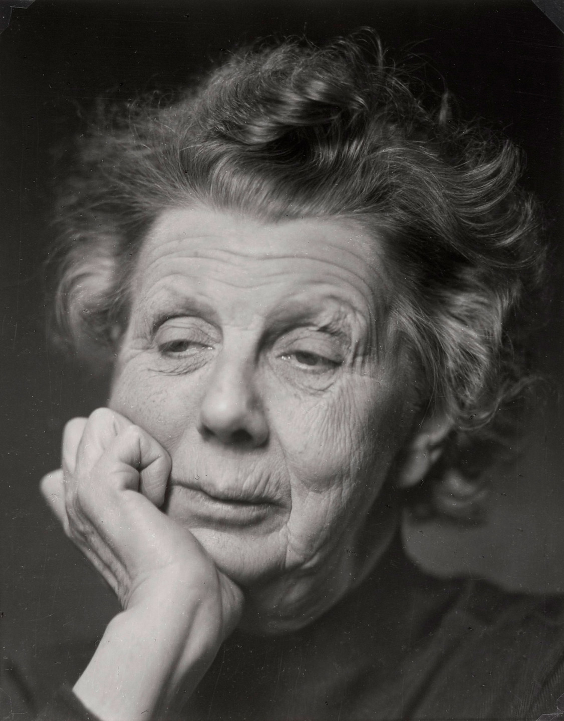 A portrait of the artist Vera Nilsson by photographer Anna Riwkin