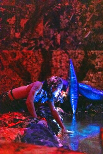 Konstnären Korakrit Arunanondchai