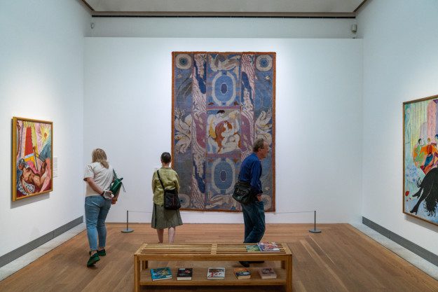 foto av utställningen Rosa segel