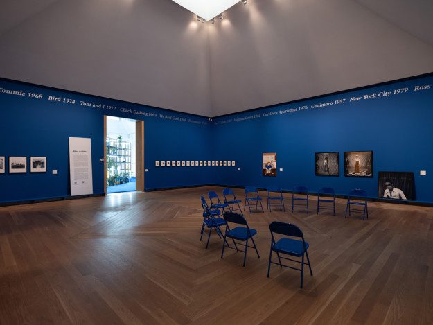 Installation view over the exhibition room "Black and Blue"